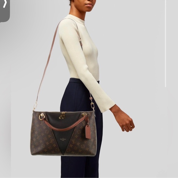 Louis Vuitton V tote Shoulder Bag - Picture 7 of 8
